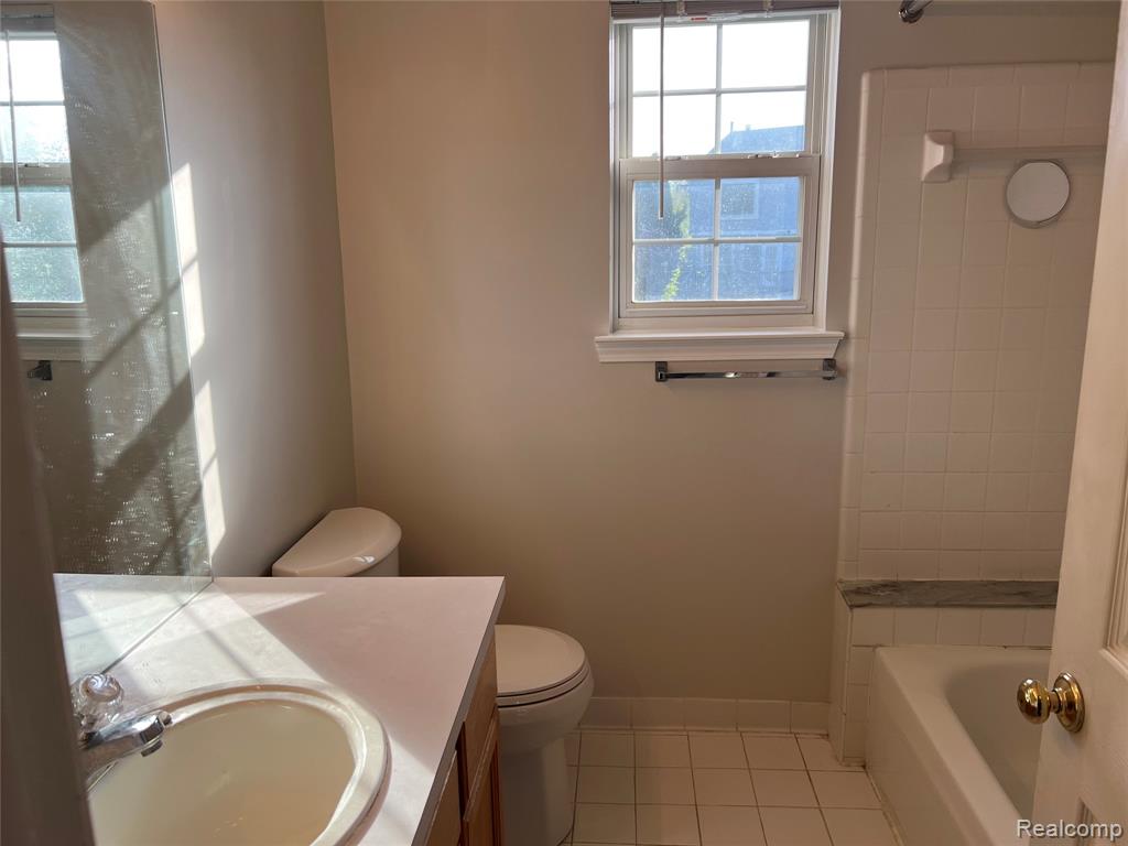 2802 Green Valley Drive, Ann Arbor, MI 48103 — Photo 10