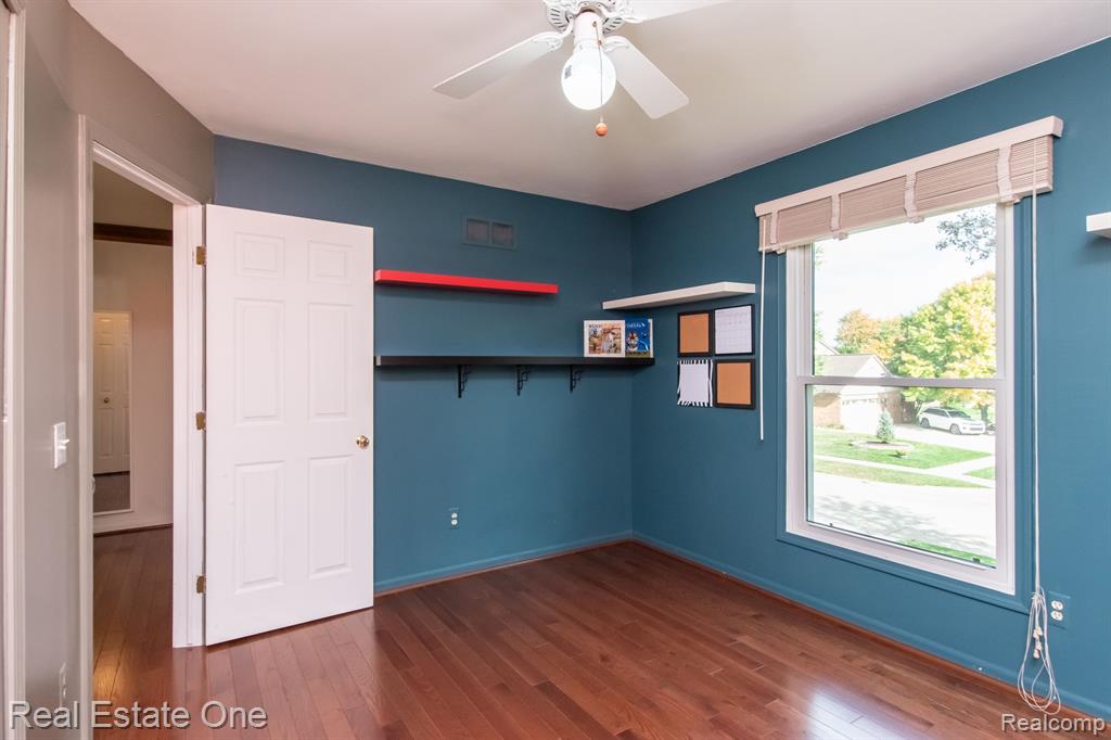 5201 CROWFOOT Drive, Troy, MI 48085 — Photo 42
