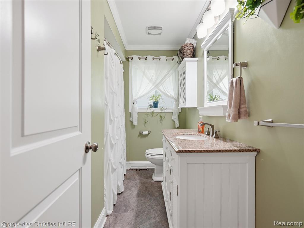 52735 Washington Street, New Baltimore, MI 48047 — Photo 22