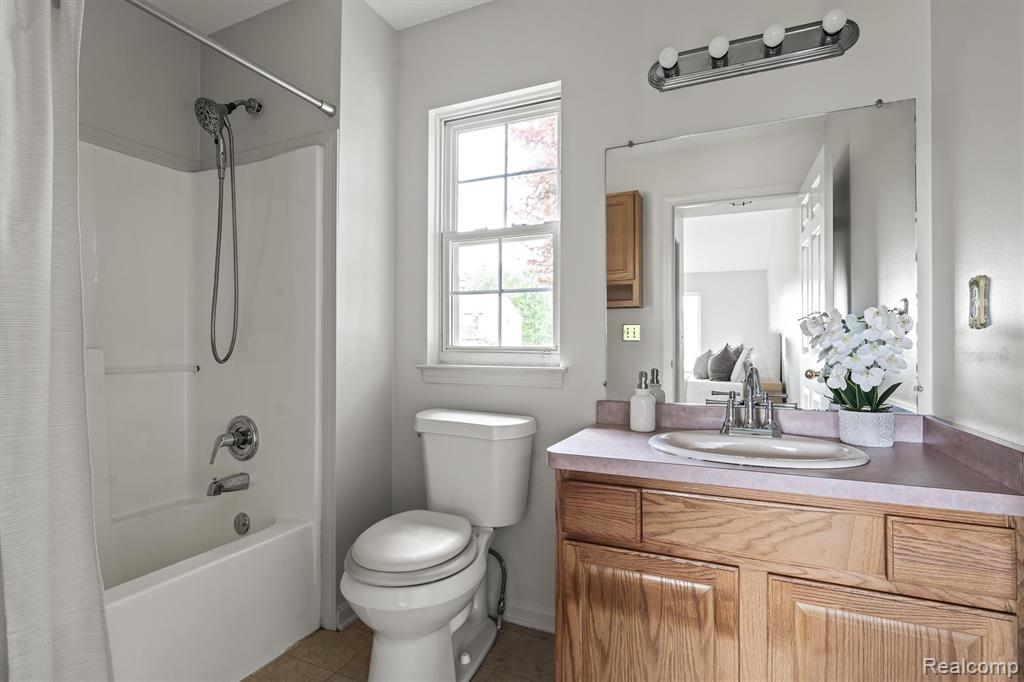 8249 Clocktower Court, Romulus, MI 48174 — Photo 18