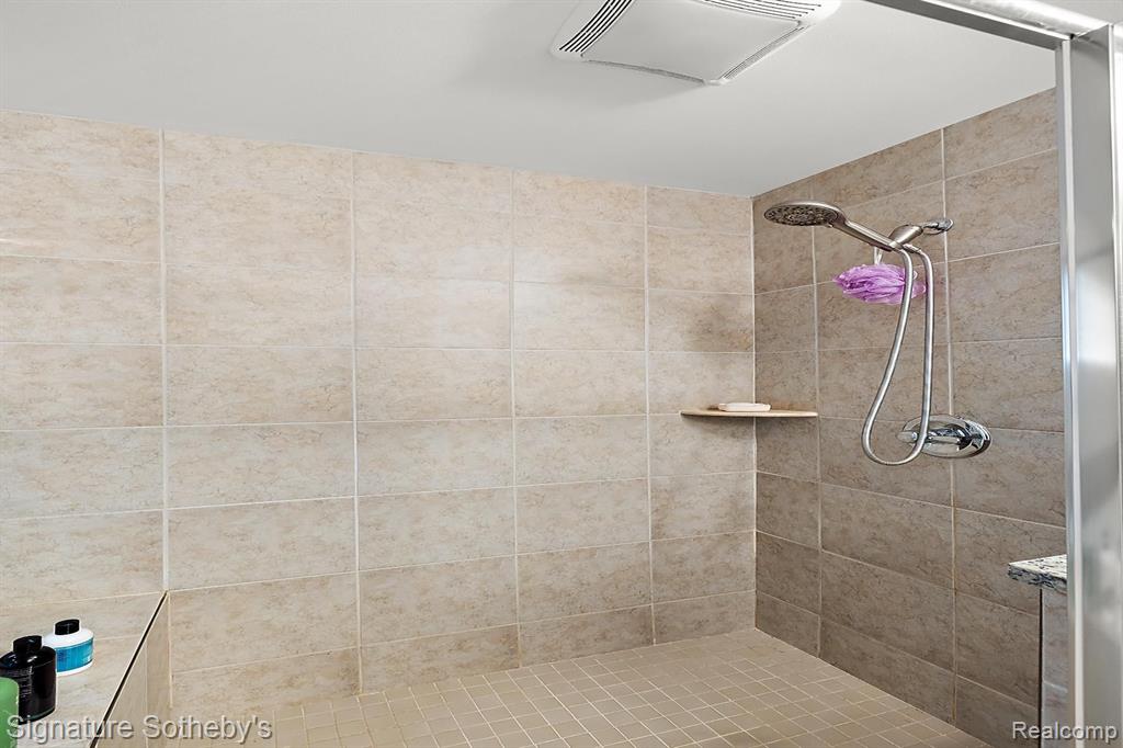 50472 SCARBOROUGH Road, Canton, MI 48188 — Photo 29
