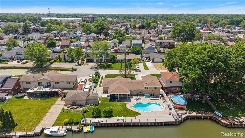22461 Benjamin Street, Saint Clair Shores, MI 48081