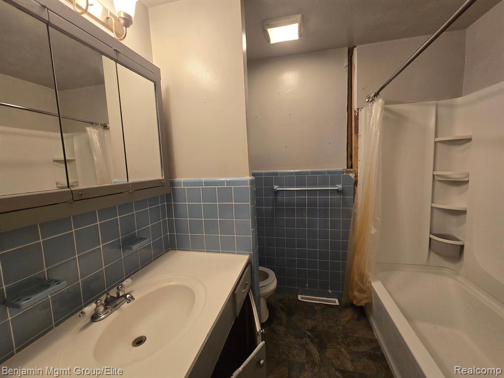 9416 HOGAN Road, Fenton, MI 48430 — Photo 9
