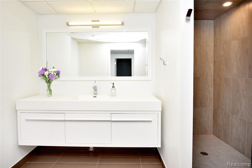 32175 Spruce Lane, Beverly Hills, MI 48025 — Photo 33