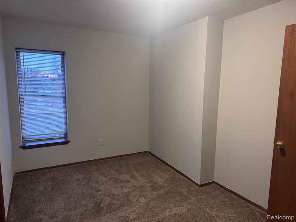68250 UNIT 3 GRAND TRUNK Avenue, Richmond, MI 48062 — Photo 5