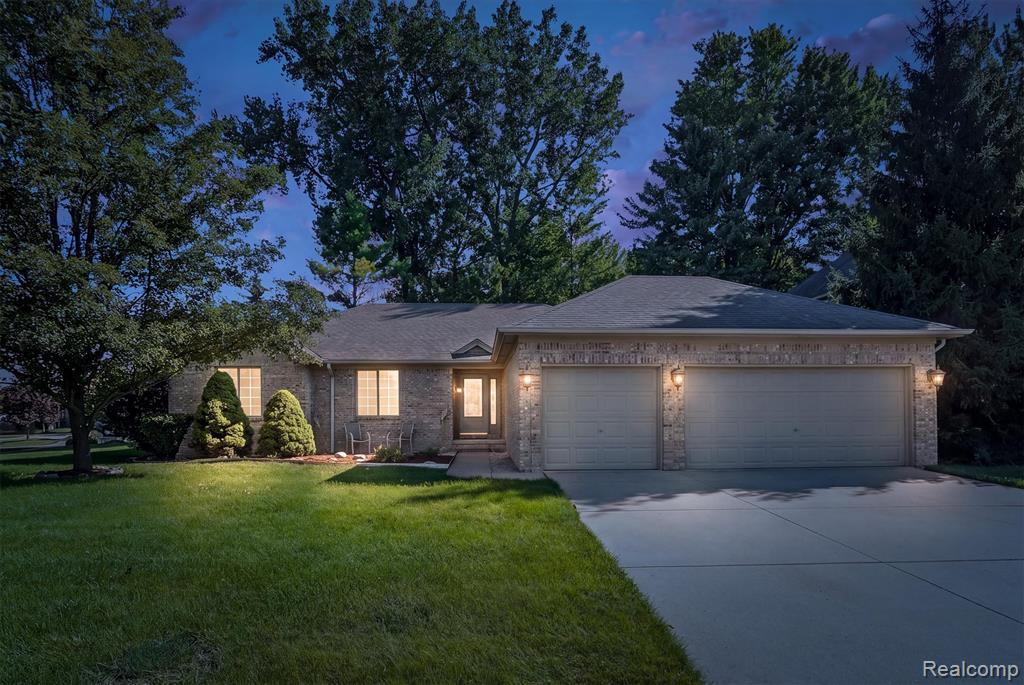 21527 Tangel Drive, Macomb, MI 48044