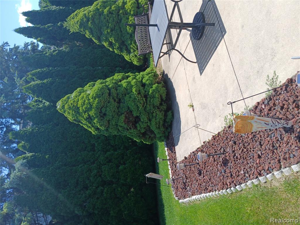 8086 Pickering Pl Place, Westland, MI — Photo 7