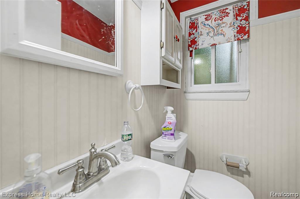30121 Woodhouse Drive, Warren, MI 48092 — Photo 9
