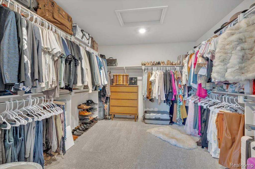 49905 MAJESTIC Drive N, Macomb, MI 48044 — Photo 16