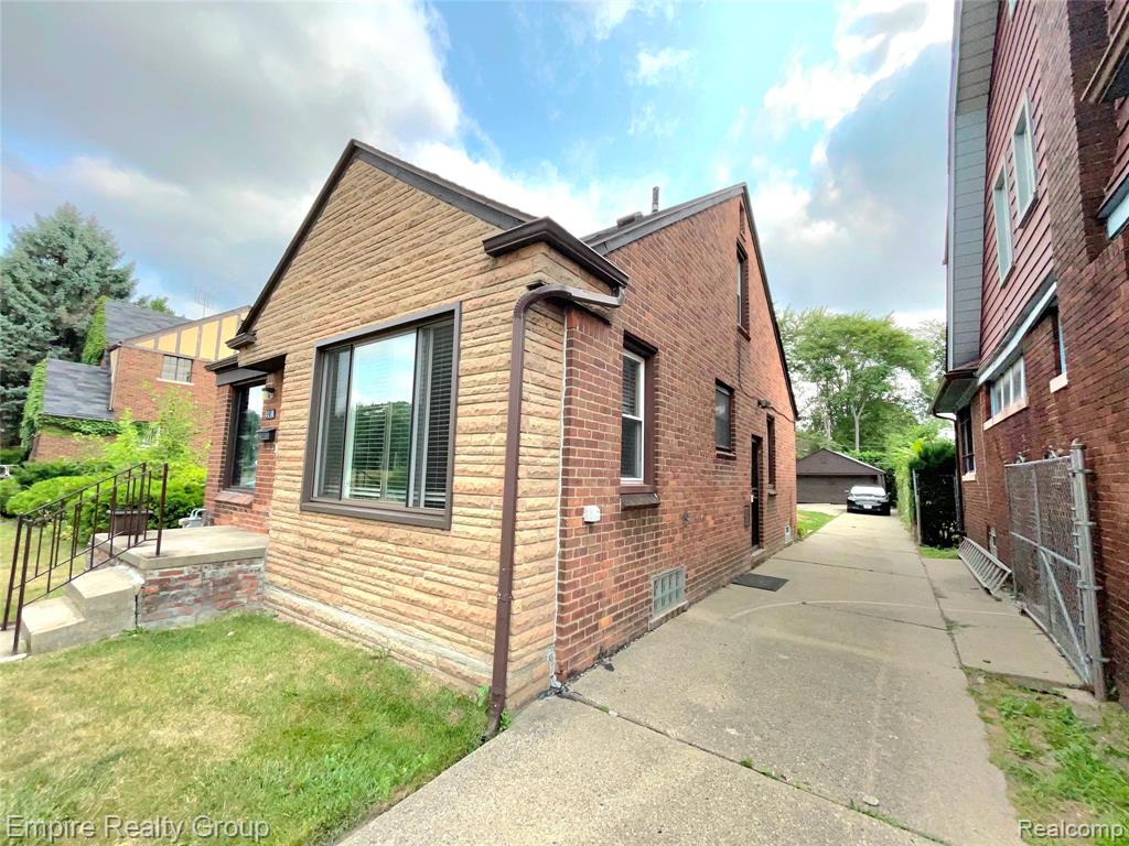 5280 Eastlawn Street - Photo 4