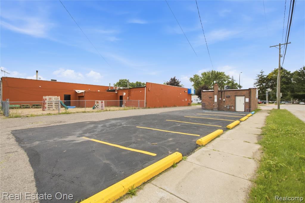 4809 S Beech Daly Street, Dearborn Heights, MI 48125 — Photo 5