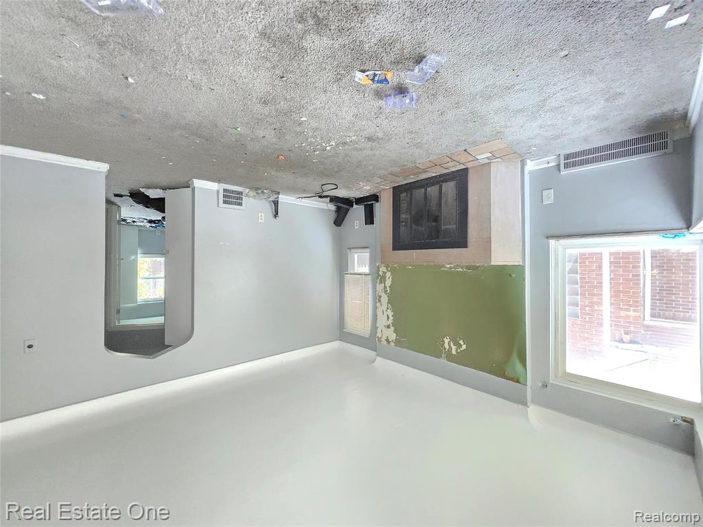 5798 Oldtown Street, Detroit, MI 48224 — Photo 6