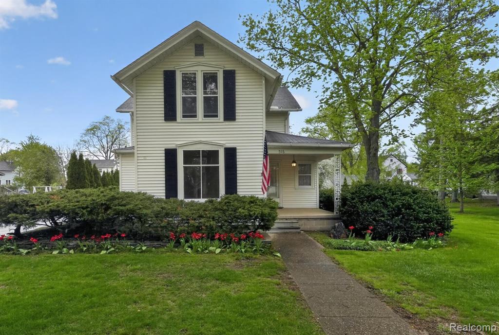 516 W Washington Street, Howell, MI 48843 — front exterior