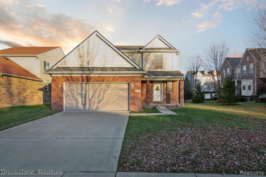 712 SUPERIOR Parkway, Westland, MI — front exterior