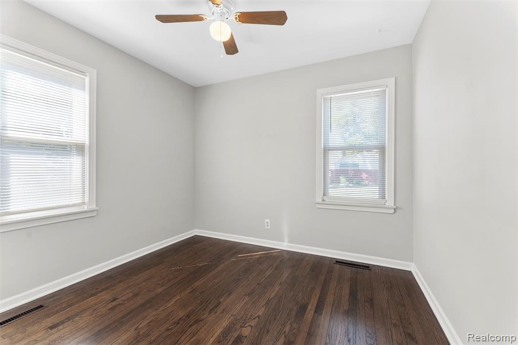 4924 Huron Street, Dearborn Heights, MI 48125 — Photo 16