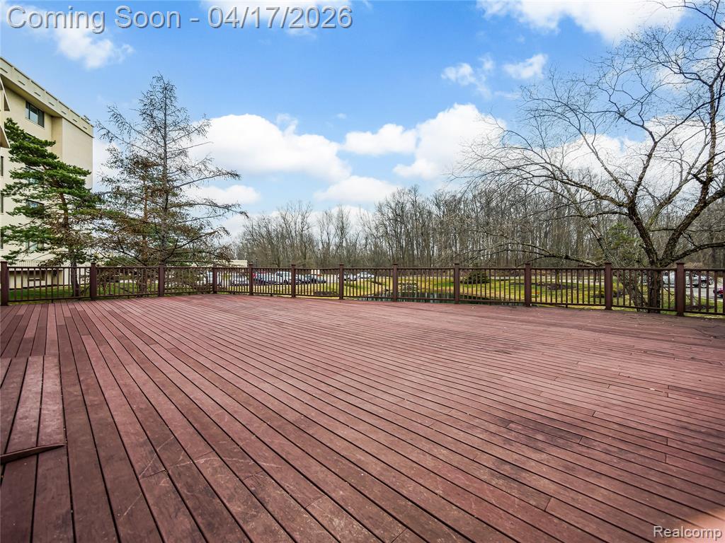43000 12 Oaks Crescent Drive, 5022, Novi, MI 48377 — Photo 31