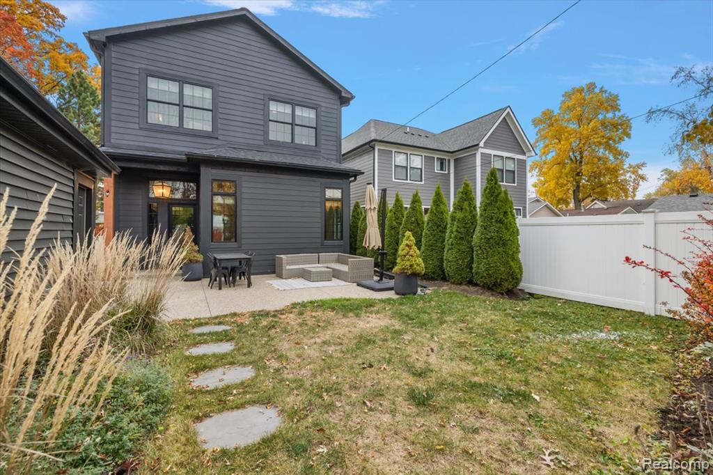 606 Golf Avenue, Royal Oak, MI 48073 — Photo 11