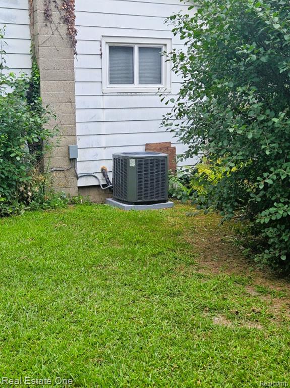 4415 Welland Drive, West Bloomfield, MI 48323 — Photo 33
