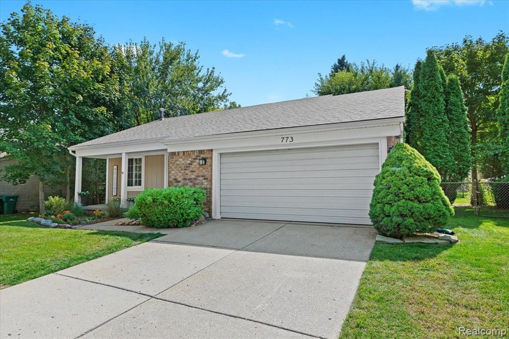 773 OAK RIDGE Drive, Brighton, MI 48116 — Photo 3