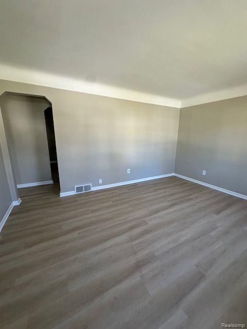 568 E ANNABELLE Avenue, Hazel Park, MI 48030 — Photo 2