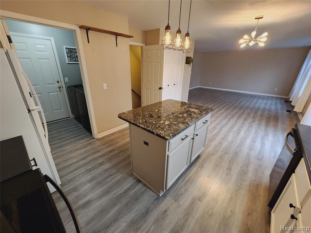 5184 Meadow Crest Circle, Holly, MI 48442 — Photo 9