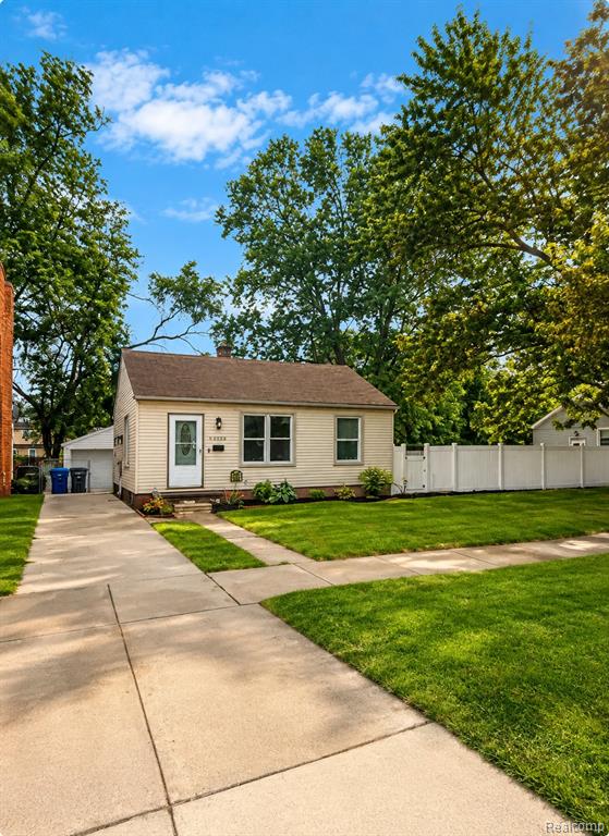 26225 Annapolis Street, Dearborn Heights, MI 48125