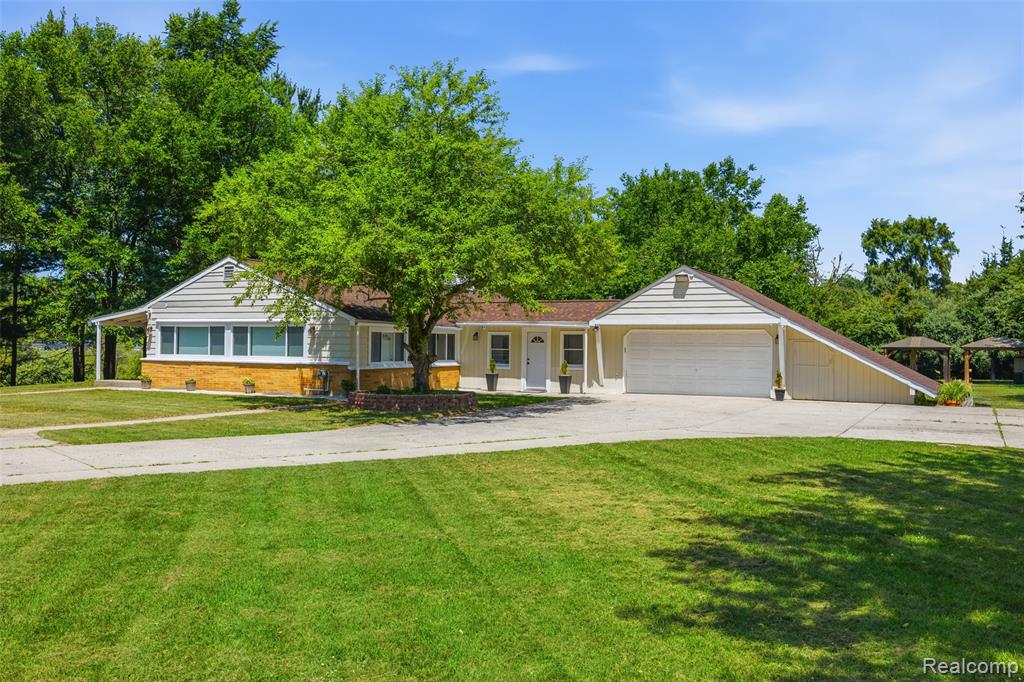 8025 Fieldcrest Drive, Brighton, MI 48116 — front exterior