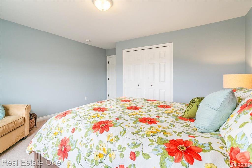 48025 E OXFORD Court, Canton, MI 48187 — Photo 52