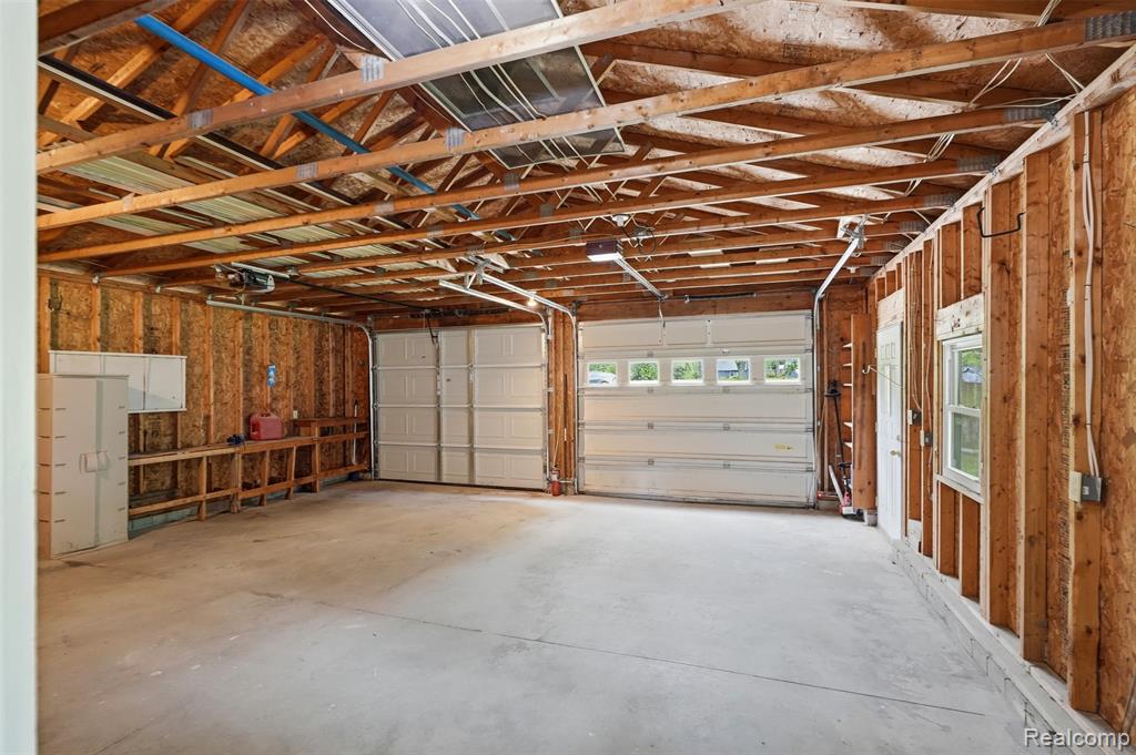 4420 Dublin Road, Burton, MI 48529 — Photo 33