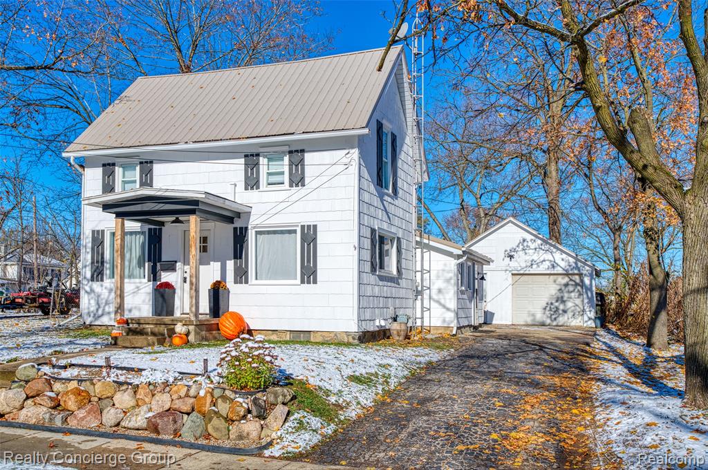 104 W John Street, Durand, MI 48429 — Photo 2