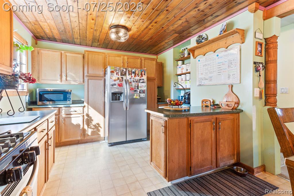 10696 VAN BUREN Lane, Belleville, MI 48111 — Photo 6