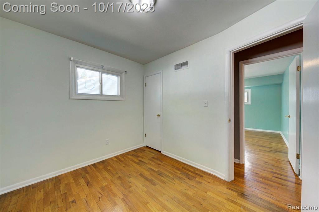 838 Westwood Drive, Fenton, MI 48430 — Photo 16