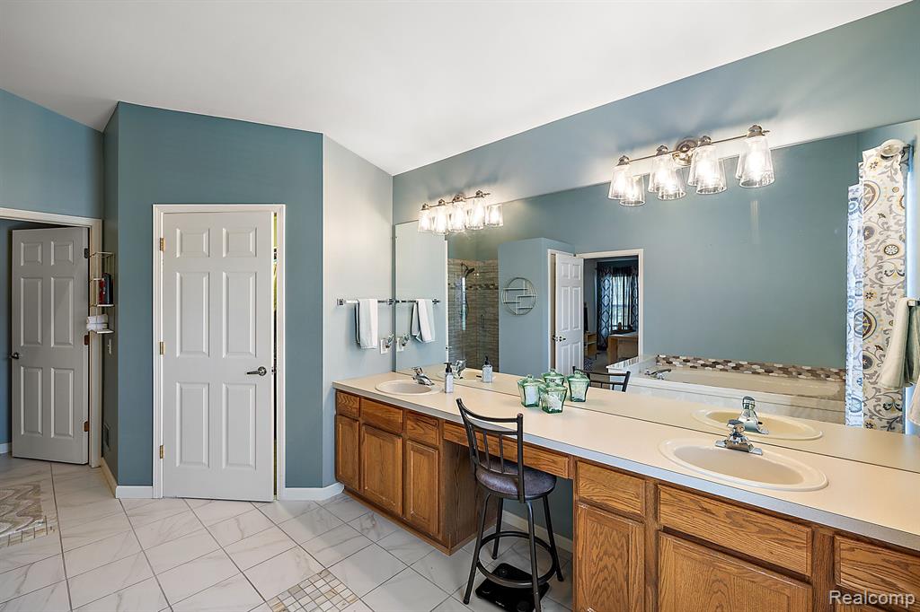 8057 PEBBLESTONE Drive, Ypsilanti, MI 48197 — Photo 27