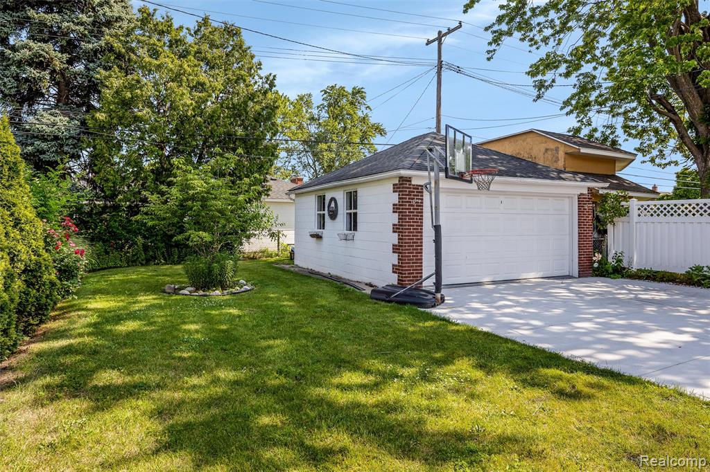 8123 McKinley, Center Line, MI 48015 — Photo 16
