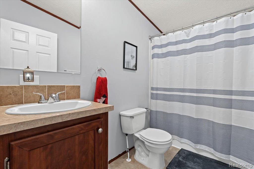 11198 SHADY GROVE, South Lyon, MI 48178 — Photo 14