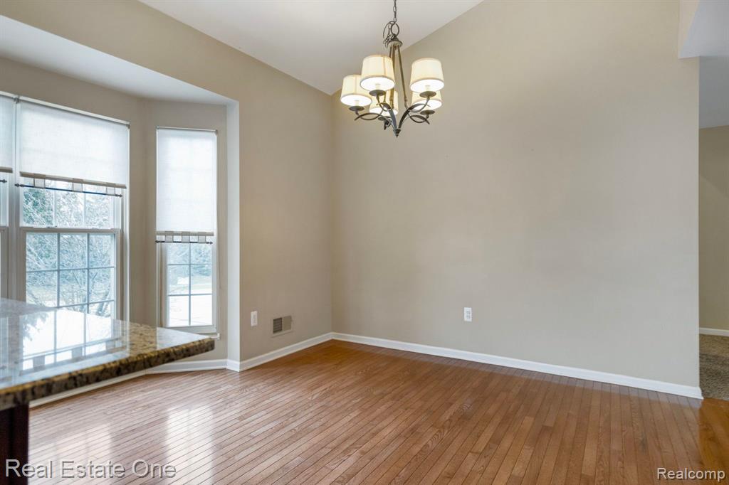 6975 EDGEWATER Drive, Troy, MI 48085 — Photo 11