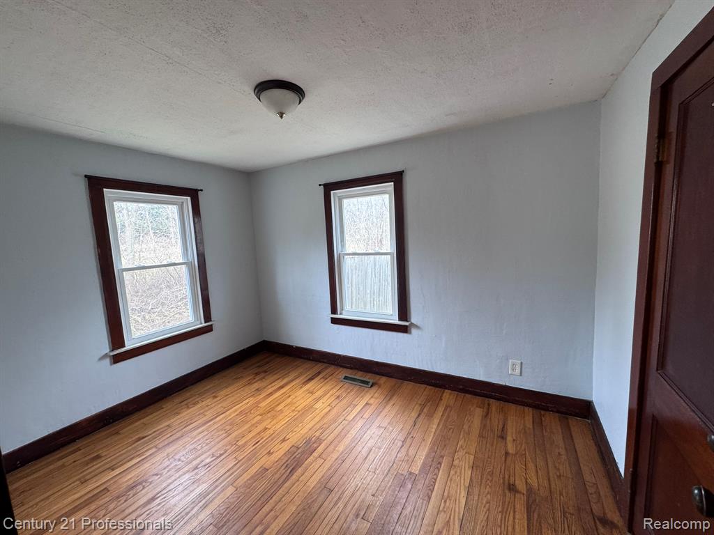 2021 W Rose Center Road, Holly, MI 48442 — Photo 25