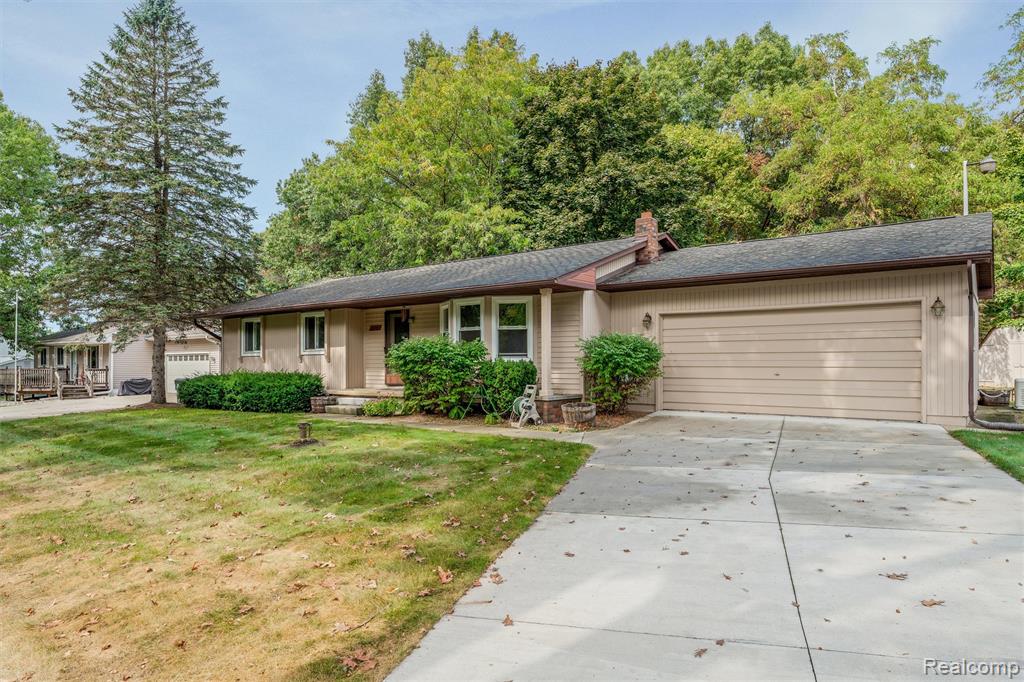 711 S Newman Road, Lake Orion, MI 48362 — Photo 3