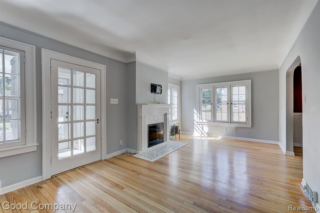 934 Lockwood Road, Royal Oak, MI 48067 — Photo 5