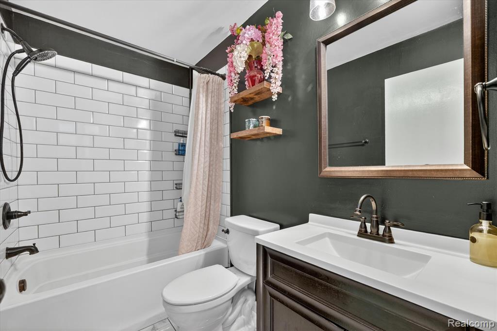 3837 Jones Road, North Branch, MI 48461 — Photo 22