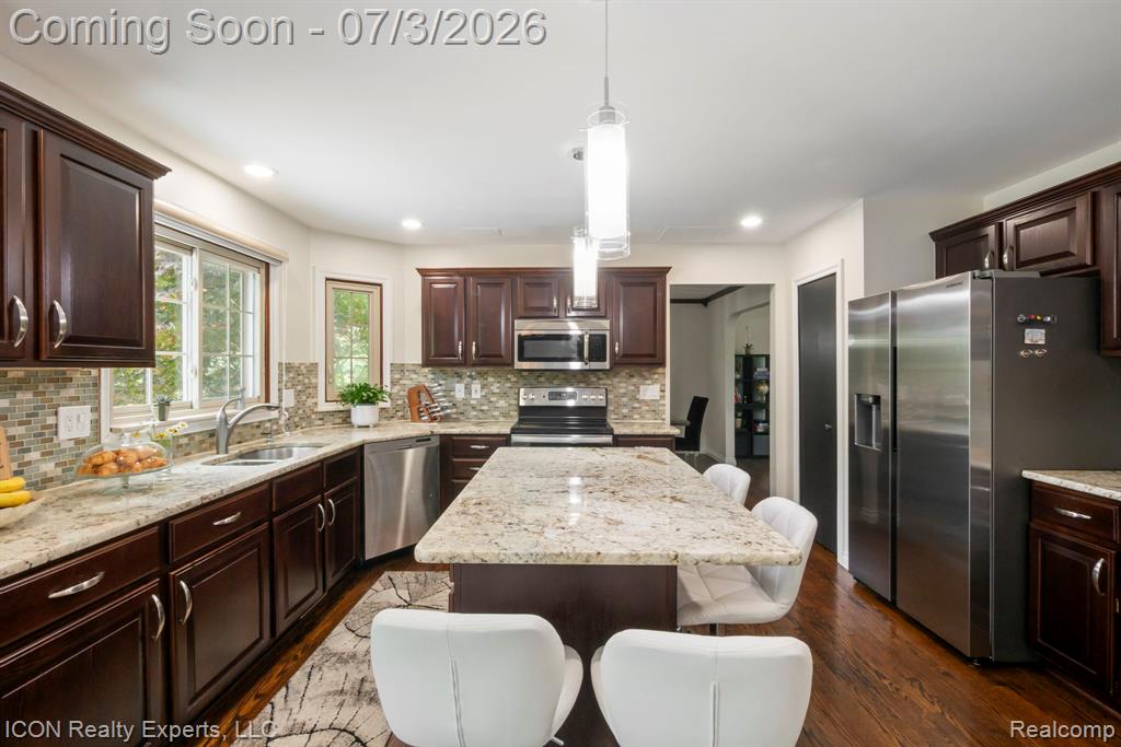 11016 Pembrooke Circle, South Lyon, MI 48178 — Photo 9