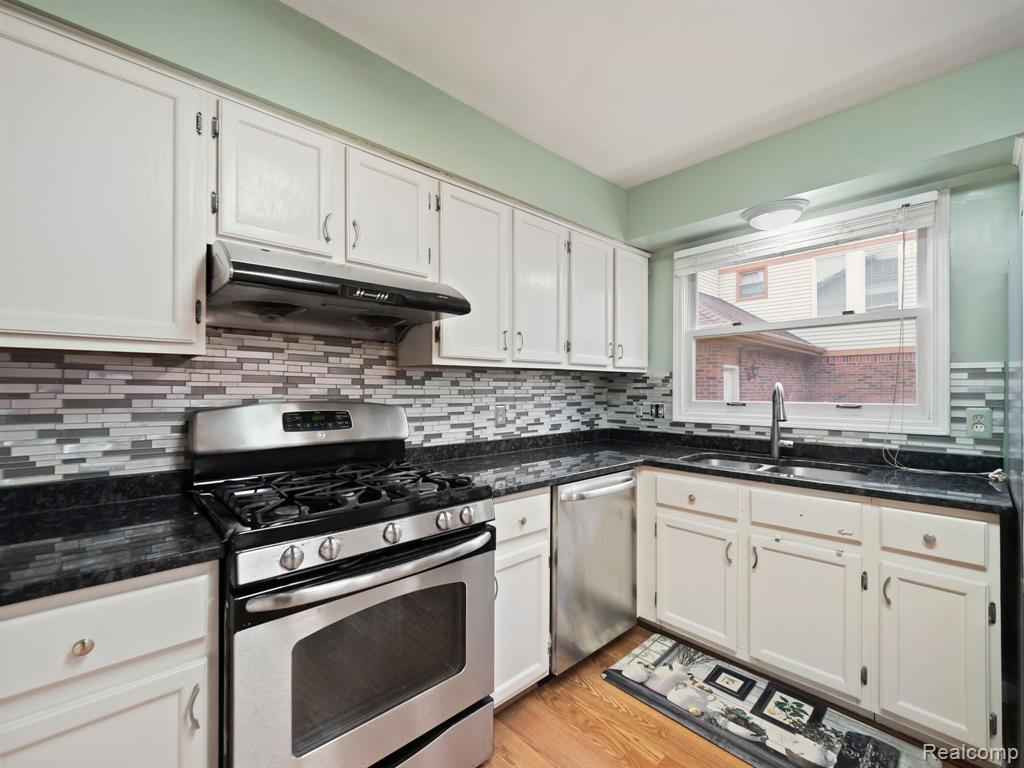 462 DAYLILY Drive, Rochester Hills, MI 48307 — Photo 12