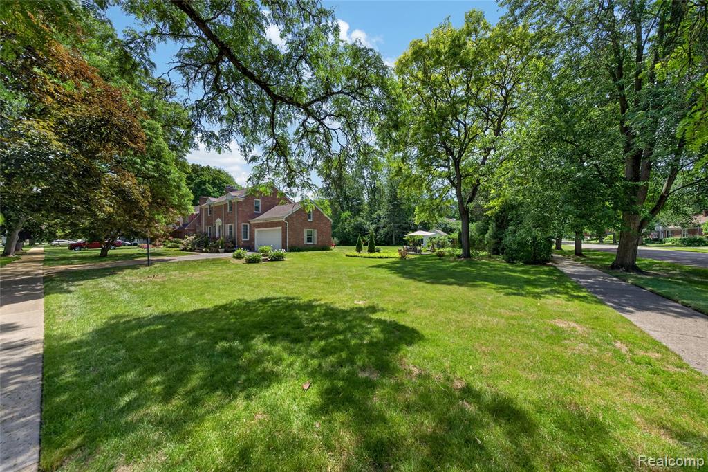 18577 San Jose Boulevard, Lathrup Village, MI 48076 — Photo 23