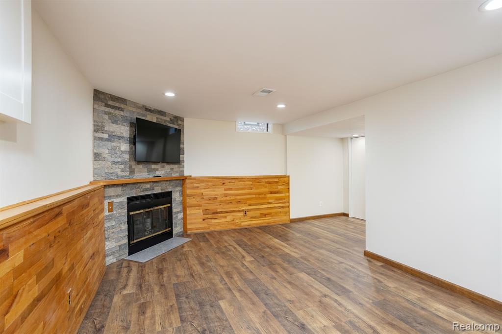 22213 PONDVIEW, 26, Novi, MI — Photo 16