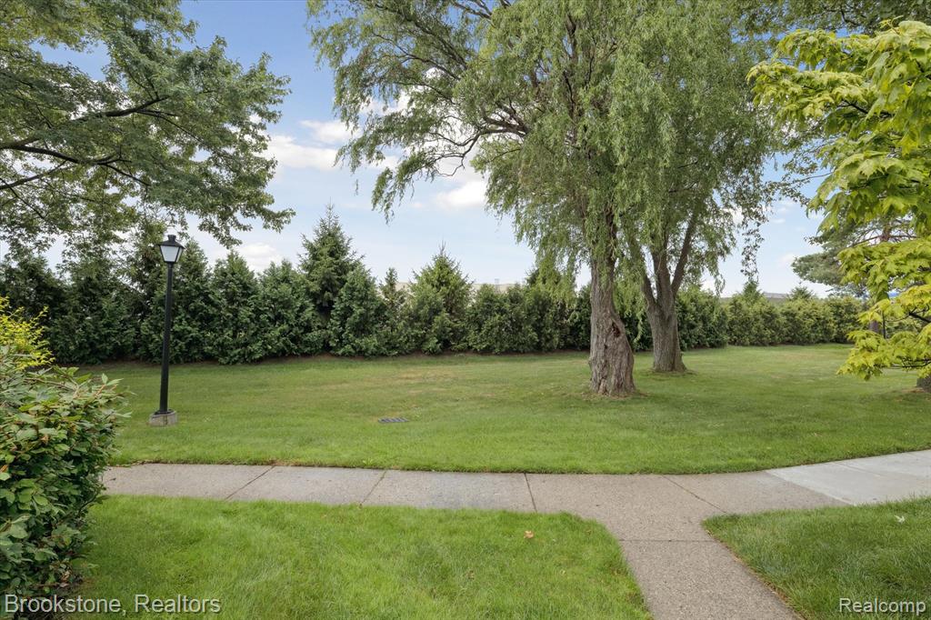 8721 Kennedy Circle North, 4, Warren, MI 48093 — Photo 4