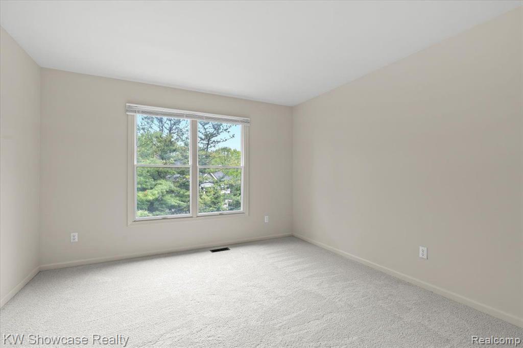4870 LYTHAM Lane, Ann Arbor, MI 48103 — Photo 24