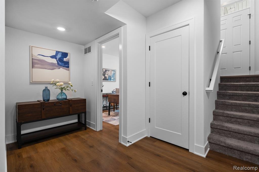 502 Village Lane, Milford, MI 48381 — Photo 11