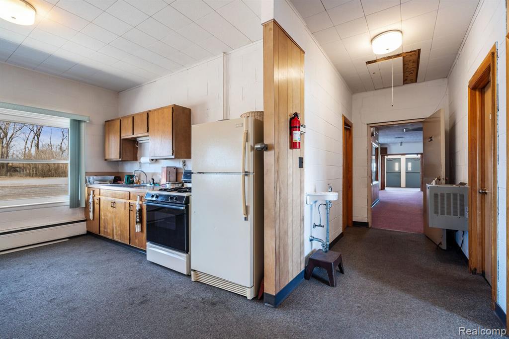 510 W GIRARD Avenue, Madison Heights, MI 48071 — Photo 15