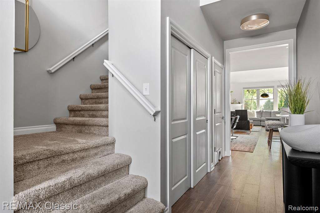 42456 GATEWAY Drive, Plymouth, MI 48170 — Photo 10