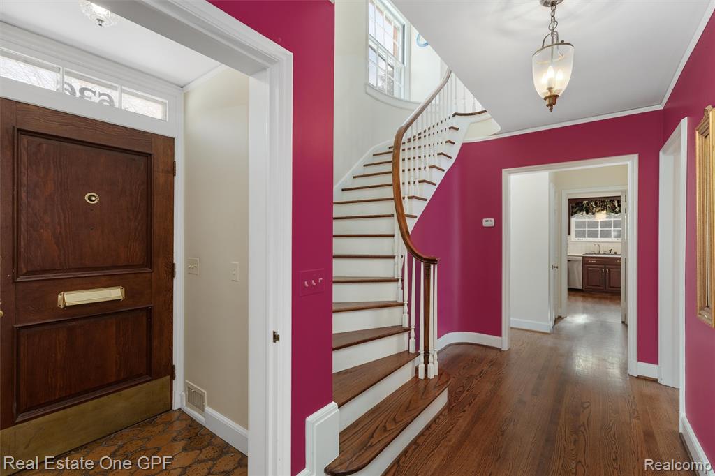 636 Middlesex Road, Grosse Pointe, MI 48230 — Photo 2